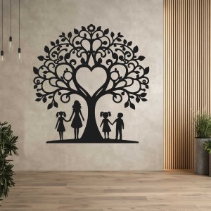 Familienbaum aus Holz für die Wand - Mutter, Sohn und zwei Töchter