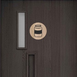 Tisch an der Tür - Vorratskammer