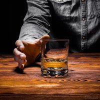 Froster Whiskykoffer mit Gläsern
