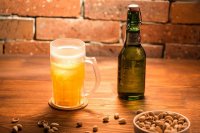Eisbierglas CHILLER - 400ml gold + Öffner
