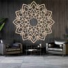 Hölzernes Mandala an der Wand
